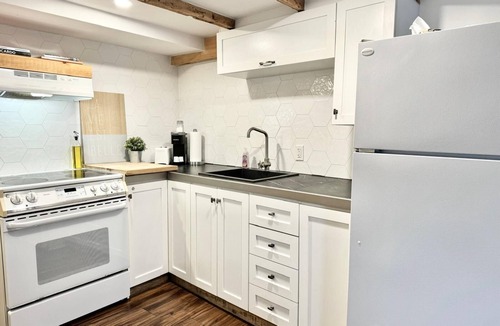 Boischatel Apartment | Loft The Montcalm 2 min Falls Free Parking