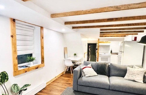 Boischatel Apartment | Loft The Montcalm 2 min Falls Free Parking