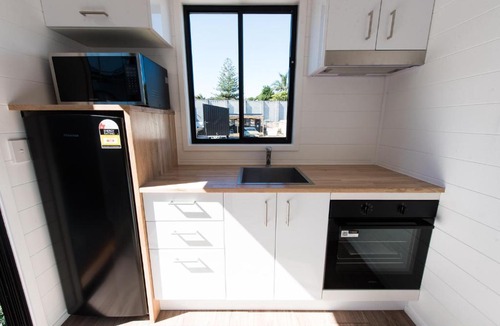 Lovedale House | Loft Tiny Home at Tatler Wines "Yaama"