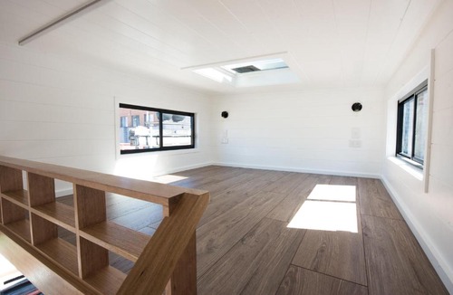 Lovedale House | Loft Tiny Home at Tatler Wines "Yaama"