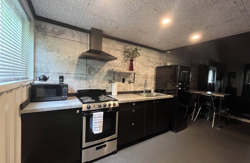 Holstein Apartment | Loft Where City Meets Country
