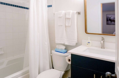 Craigleith Condo | Loft with a View of Blue - Wifi, Linens/Towels Included
