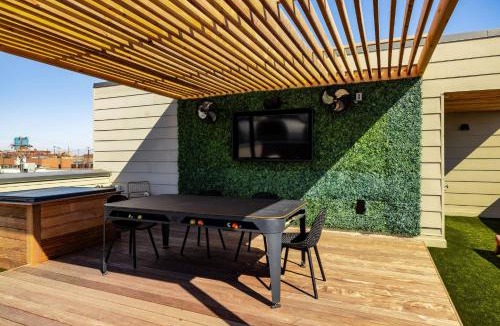 Fort Worth Apartment | Loft with Rooftop - World Cup Guests & Fast Wi-Fi