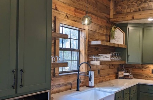 Broken Bow Apartment | Lofted Pines Hot Tub Arcade Air Hockey