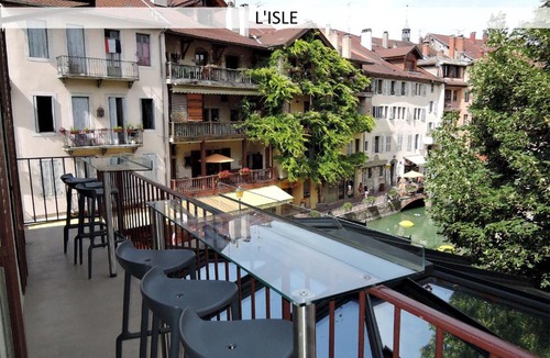 Annecy Old Town Apartment | Lofts and Lakes Premium