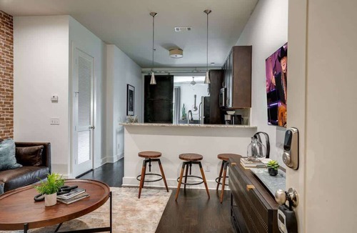 Midtown House | Lofts At 30th-Maestro-2 Units-Mins to Broadway