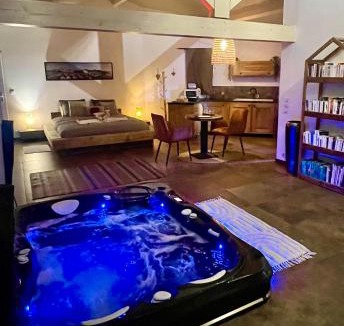 Bouzigues Bed & Breakfast | Lofts avec Jacuzzi privatif - Spa Romantique - Bouzigues