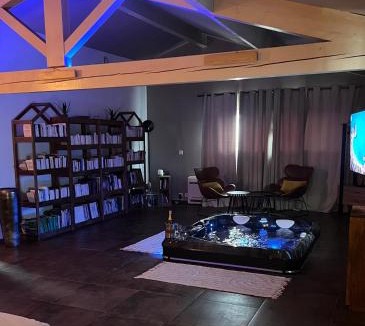 Bouzigues Bed & Breakfast | Lofts avec Jacuzzi privatif - Spa Romantique - Bouzigues