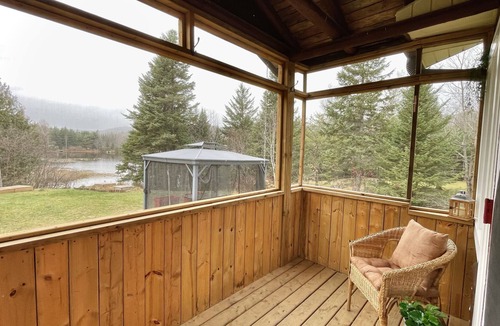 Saint-Alphonse-Rodriguez Ski Chalet | Log cabin by the lake with fireplace