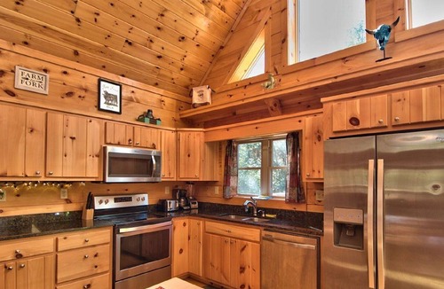 White Haven Cabin | Log Cabin 2 acre borders Lehigh River & Trail - Game room, Bar, Fire Pit, decks
