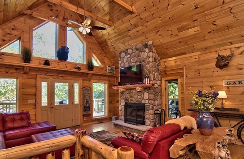 White Haven Cabin | Log Cabin 2 acre borders Lehigh River & Trail - Game room, Bar, Fire Pit, decks