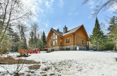 Fiddler Lake Resort Cabin | Log cabin 4 bdrms, spa, indoor& outdoor pool, lake beach, Fiddlerlake resort