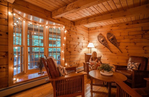 Mount Holly Cabin | Log Cabin+ 5 Min to Ski Okemo! + Hot Tub!