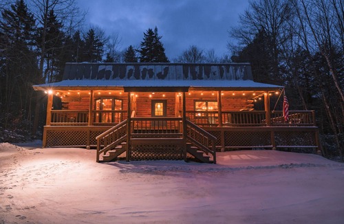 Mount Holly Cabin | Log Cabin+ 5 Min to Ski Okemo! + Hot Tub!