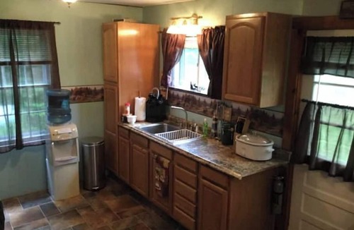 Caroga Lake House | Log Cabin Adirondack Lodge on State Trail System That is “PET FRIENDLY”