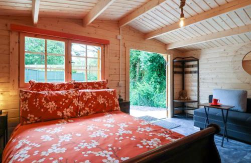West Pennard House | Log Cabin - Amber Glow