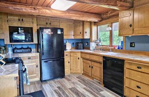 Pelican Rapids Cabin | Log Cabin at Moonlight Bay