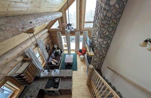 Pinedale Cabin | Log Cabin at White Pine Ski Area, Pinedale. In The Wind River Mountains