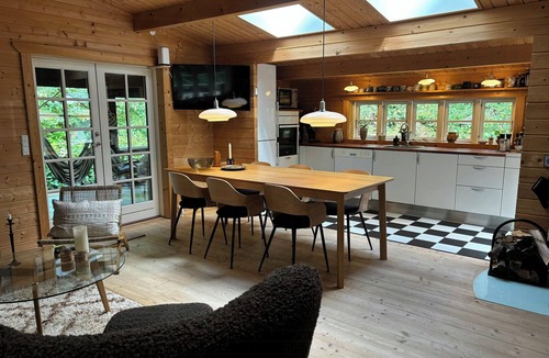 Tim House | Log cabin between North Sea and Stadil Fjord