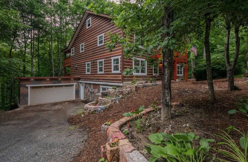 Boone House | Log Cabin Castle