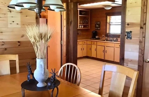 Valley Mills Cabin | Log Cabin Escape at D~Oasis Ranch