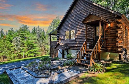 Elliottsburg House | Log Cabin | Fire Pit | Ping Pong | Cozy