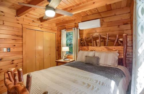 Elliottsburg House | Log Cabin | Fire Pit | Ping Pong | Cozy
