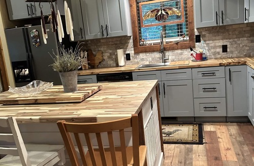 Garden Valley Cabin | Log Cabin Golf Course Front-Terrace Lakes, gorgeous wrap around deck with views