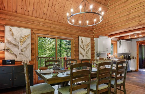 Labelle Ski Chalet | Log Cabin, Hot tub, near Tremblant