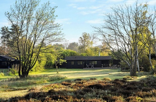 Yderby House | Log cabin in first row by Sejerø Bay