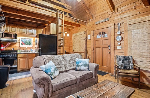 Lupton City Cabin | Log Cabin in the Clouds with a Million Dollar ViewnOVER 400 FIVE STAR REVIEWS