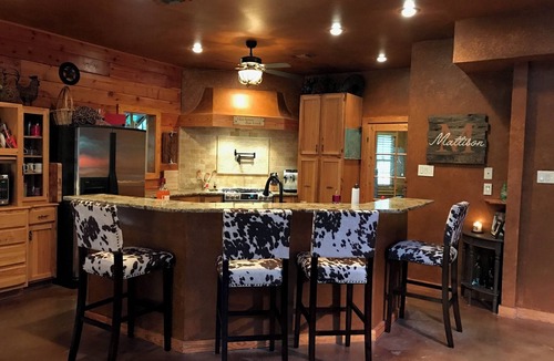 Gordonville Cabin | Log Cabin In The Woods 2 Bed, 2.5 Bath on 5 Acres