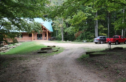 Northeast Michigan Cabin | Log cabin in the woods
