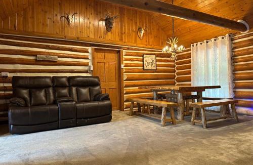 Wetmore House | Log Cabin in the Woods