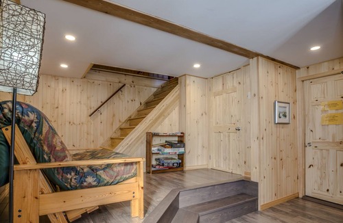 Lac-aux-Sables Ski Chalet | Log cabin Inspiration!