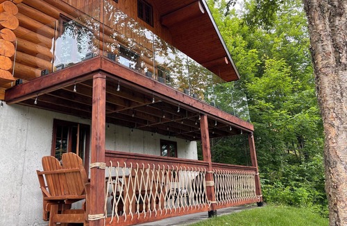 Lac-aux-Sables Ski Chalet | Log cabin Inspiration!