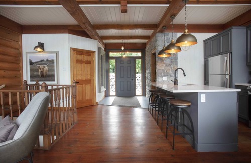 Lambton House | Log cabin | Lakeside | Le Oly