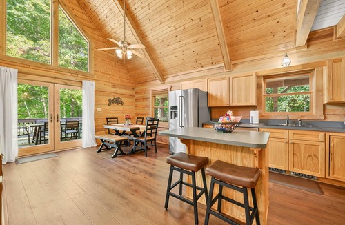 Bloomington Cabin | Log Cabin Luxury Near IU & Lake Monroe