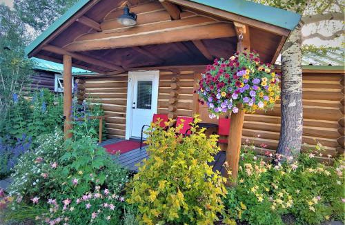 Pinedale Cabin | Log Cabin Motel