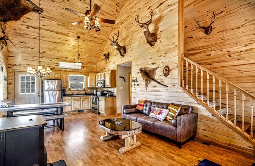 Pagosa Springs House | Log Cabin: National Forest Access, Hot Tub, Pets