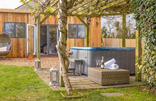 Upton Cheyney House | Log Cabin near Bath