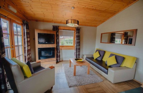Bishopton House | Log Cabin near Glasgow