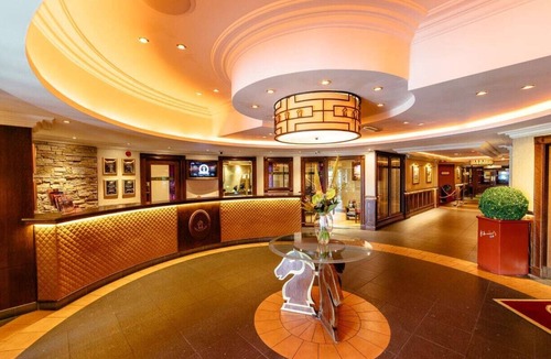 Bishopton House | Log Cabin near Glasgow