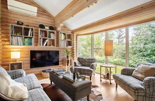Helberskov Strand House | Log Cabin Near Mariager Fjord