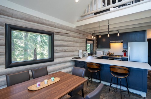 Dollar Point House | Log Cabin Offers Peek of Lake, Perfect Escape in Tahoe City