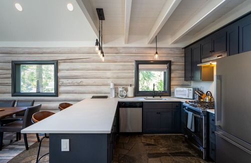 Dollar Point House | Log Cabin Offers Peek of Lake, Perfect Escape in Tahoe City