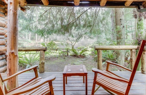 Greenbank Cabin | Log Cabin on 25 Acres with Rustic Charm & Modern Comfort