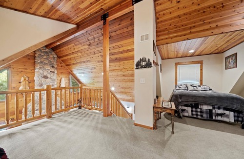 Chestertown House | Log Cabin on 30 acres on Kelm Pond