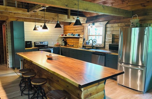 Prattsburgh Cabin | Log Cabin on 8 acres with Private fishing pond + Fire Pit - Sleeps 8