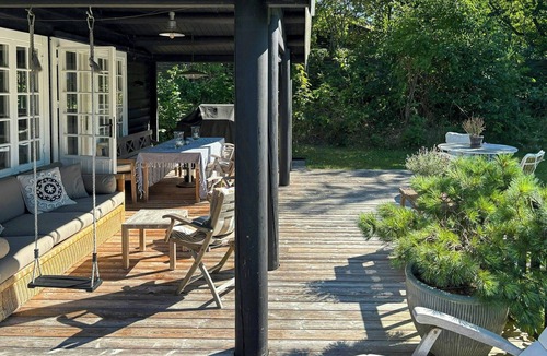 Hornbaek House | Log cabin on beautiful natural grounds in Hornbæk